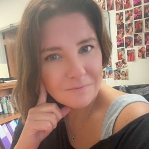 Meet your Posher, Elizabeth
